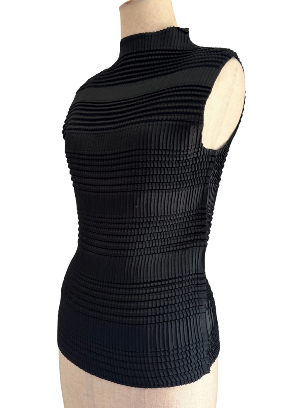 VTG Nicola Accordion Pleated Tank Top M Black Plisse Crinkle Stretch Y2K